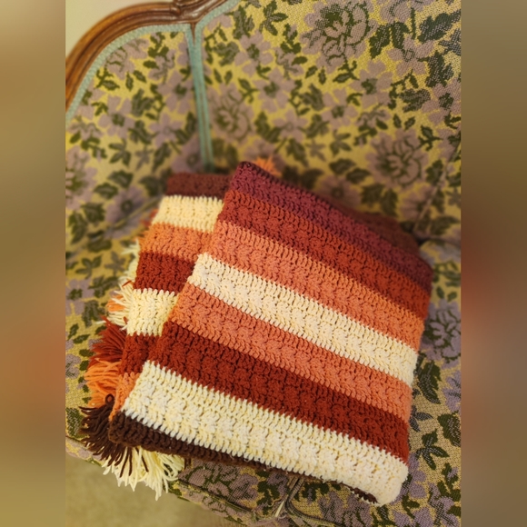 Vintage Handmade Crocheted Afghan Blanket - Picture 4 of 6